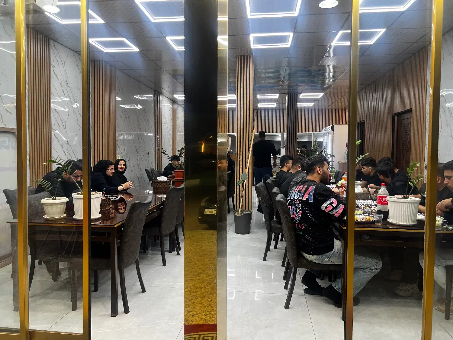 استخدام صندوقدار در رستوران نسیم|استخدام خدمات فروشگاه و رستوران|قم, آزادگان|دیوار