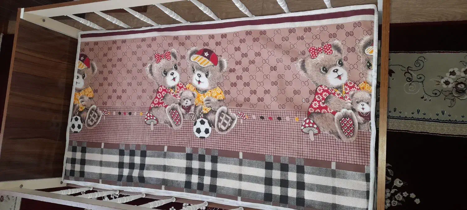 تخت خواب گهواره ای بچه|تخت و سرویس خواب|اصفهان, شهرک زاینده رود|دیوار