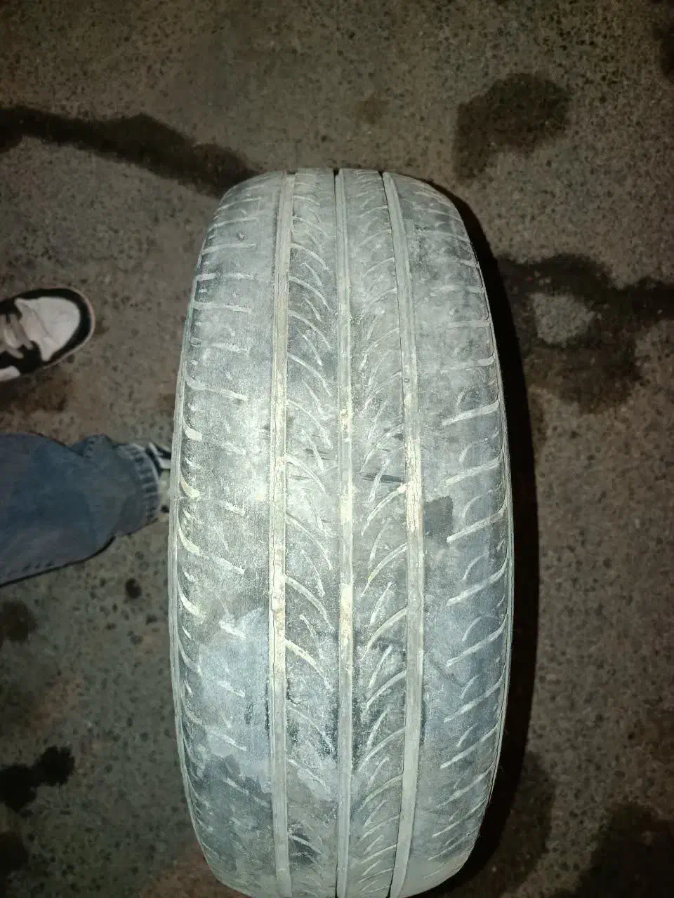 یکی رینگ 14 لاستیک پهن|حراج|یزد, |دیوار