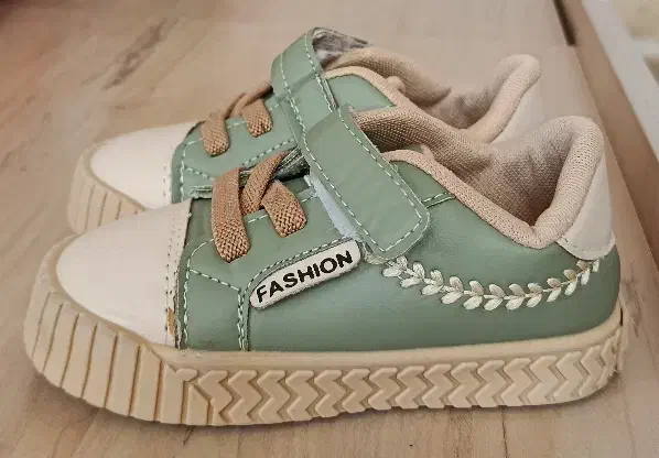 کفش بچگانه|کفش و لباس بچه|صوفیان, |دیوار