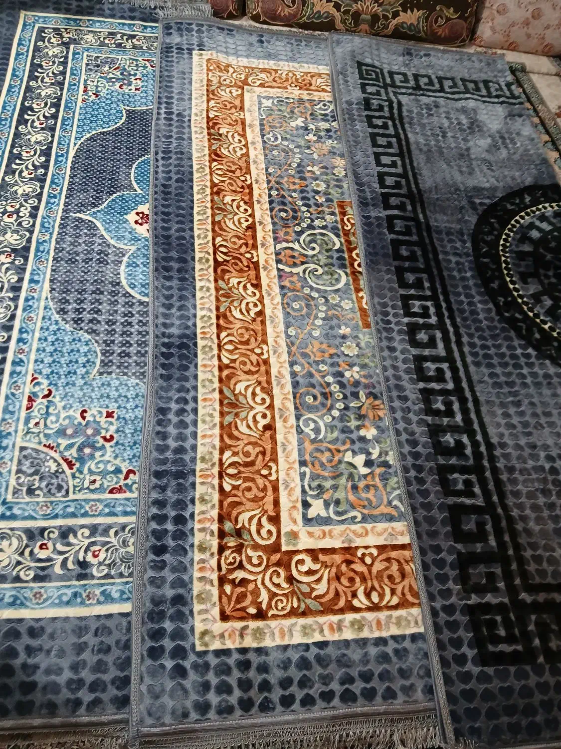 پتوهای مسافرتی وفرشینه|رختخواب، بالش، پتو|هندیجان, |دیوار