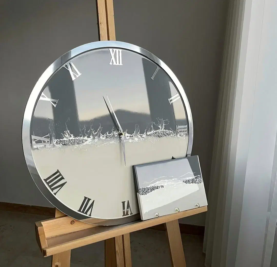 ساعت دیواری طوسی رنگ|ساعت دیواری و تزئینی|کرج, عظیمیه|دیوار