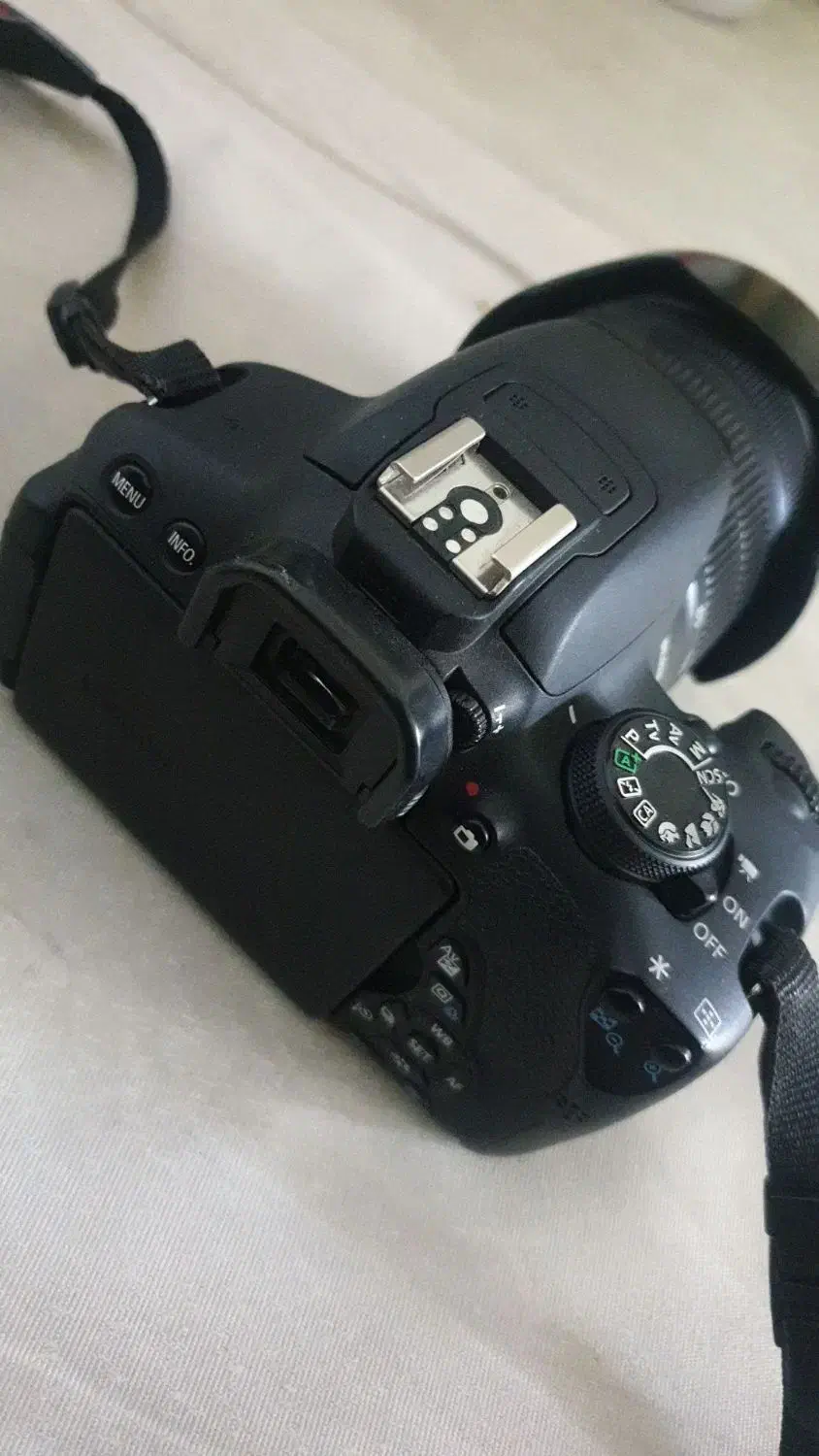 بزن دوربین 700D کنون|دوربین عکاسی و فیلم‌برداری|اراک, |دیوار