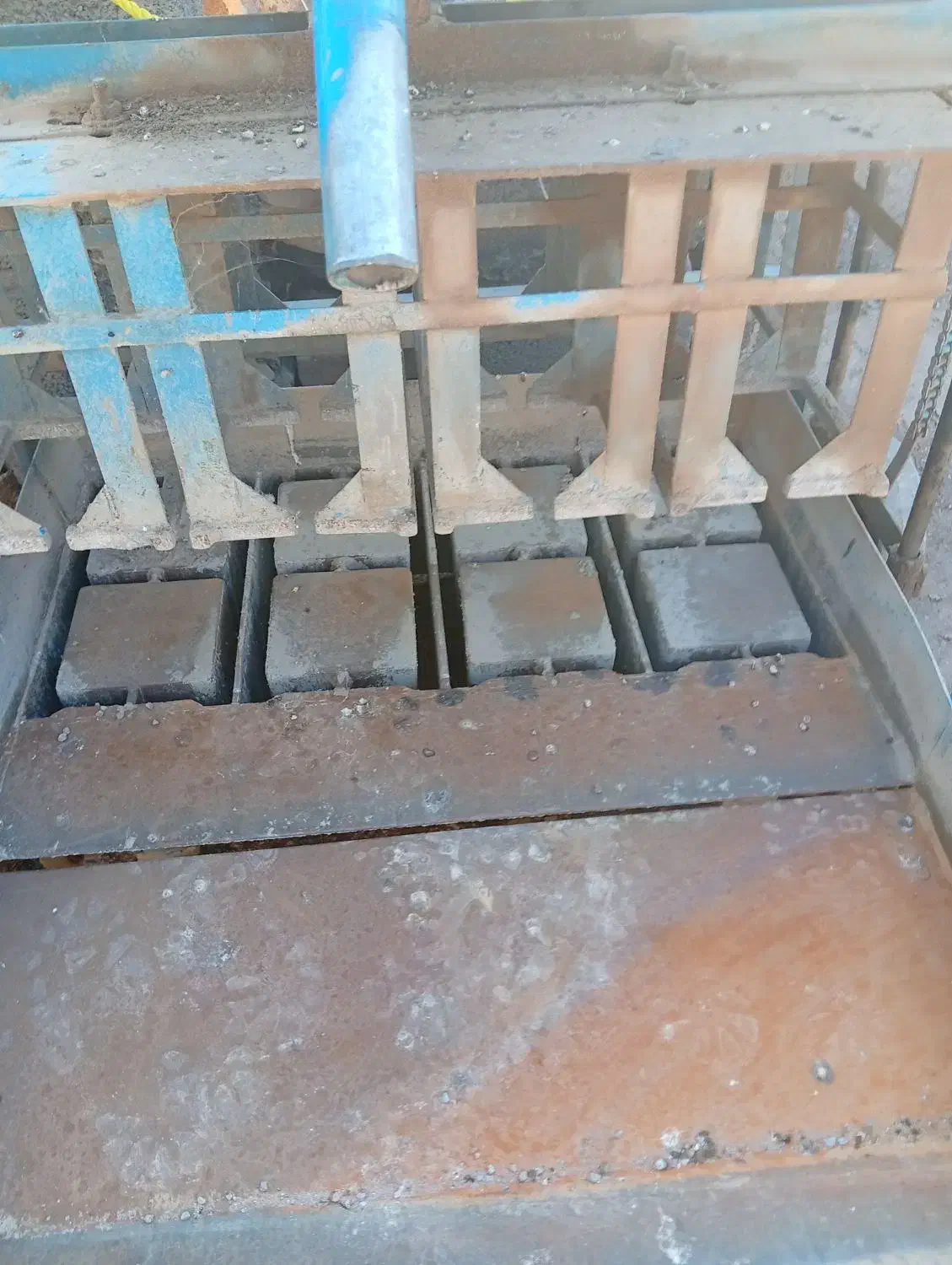 بلوک زن چهار قالبه|ماشین‌آلات صنعتی|دهبکری, |دیوار