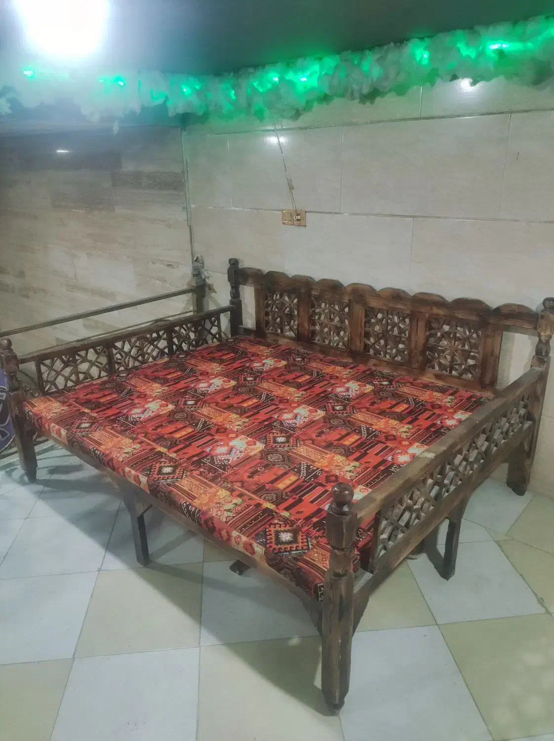 تخت سنتی|تخت و سرویس خواب|مریوان, |دیوار