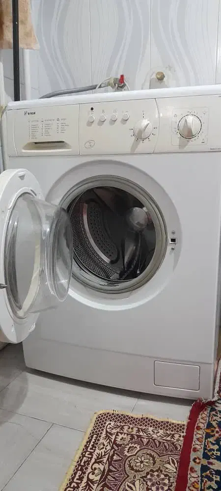 لباسشویی|ماشین لباسشویی و خشککن لباس|بروجرد, |دیوار