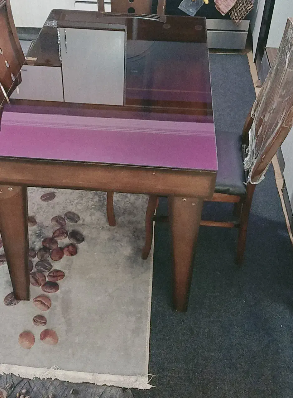 میز چوبی ۴ نفره|میز و صندلی غذاخوری|شاهین‌شهر, فردوسی|دیوار