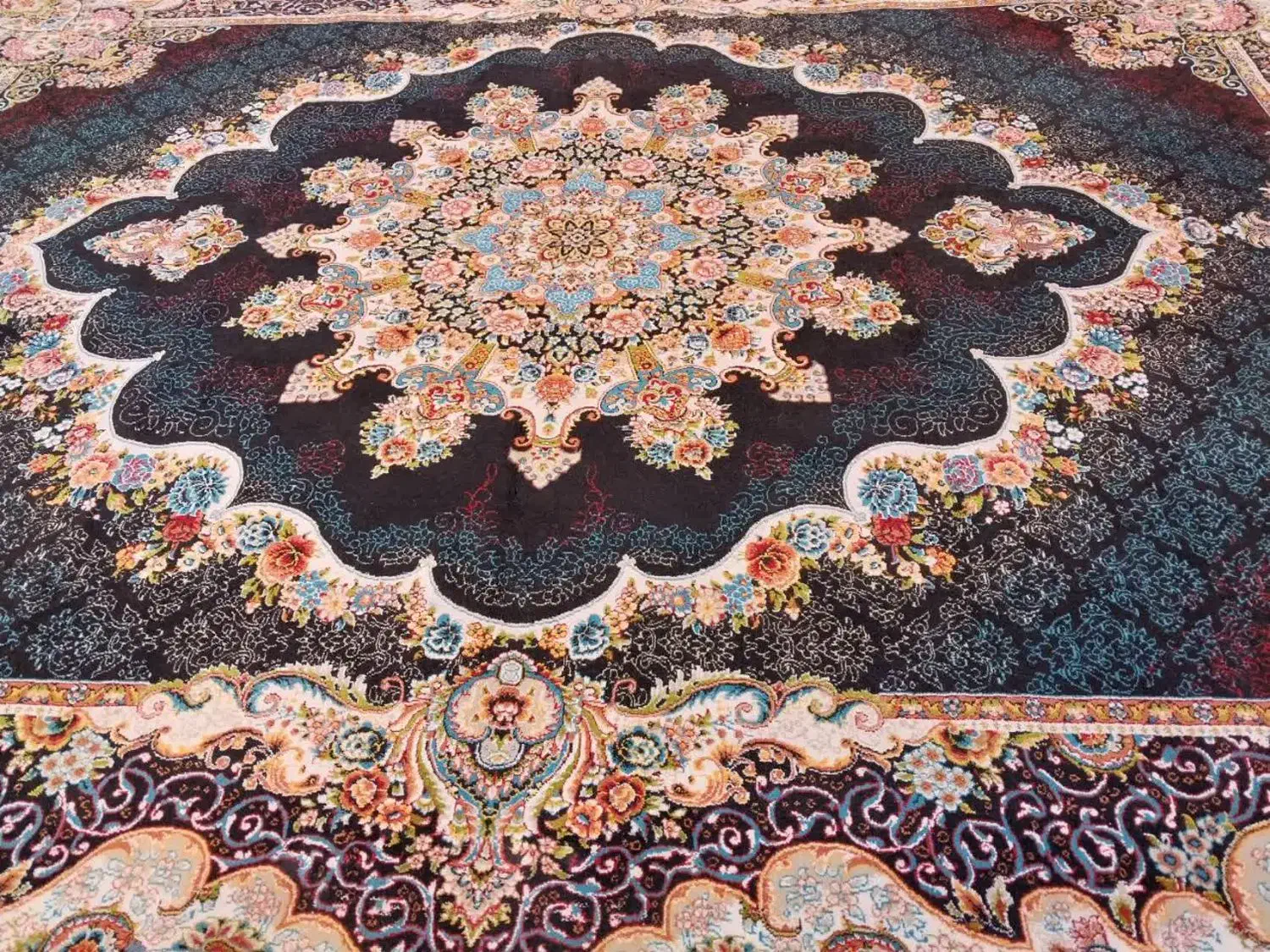 فرش ۱۲ متری سورمه ای نخی|فرش|تهران, جوادیه تهرانپارس|دیوار