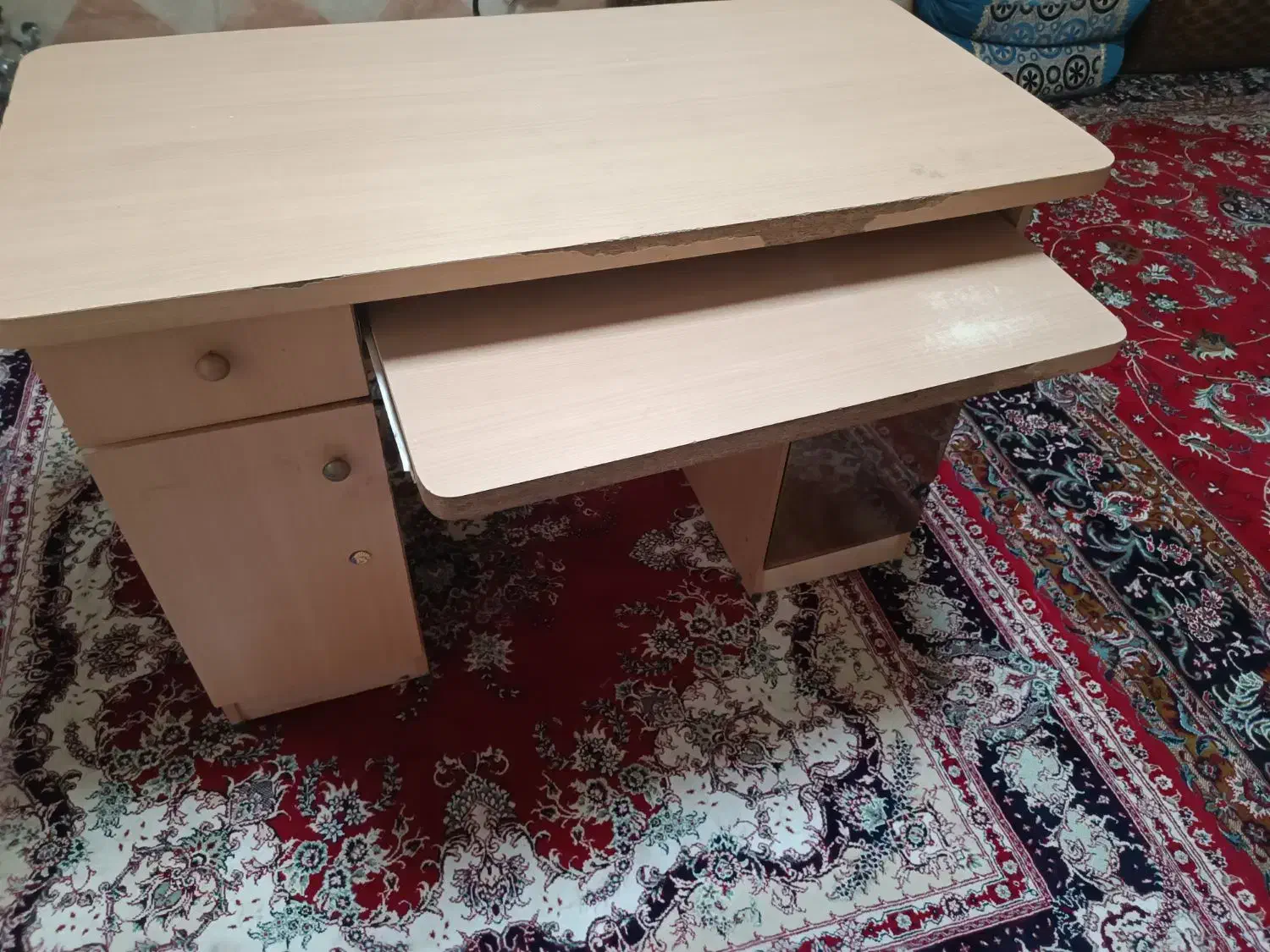 میز کامپیوتر قدیمی محکم|میز تحریر و کامپیوتر|زابل, |دیوار