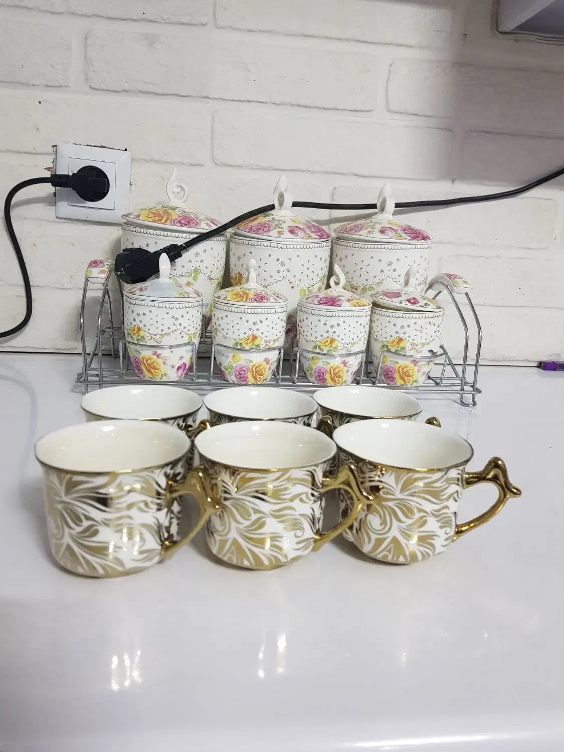 یک دست جام ویک دست فنجان|ظروف سرو و پذیرایی|سبزوار, پاسداران|دیوار