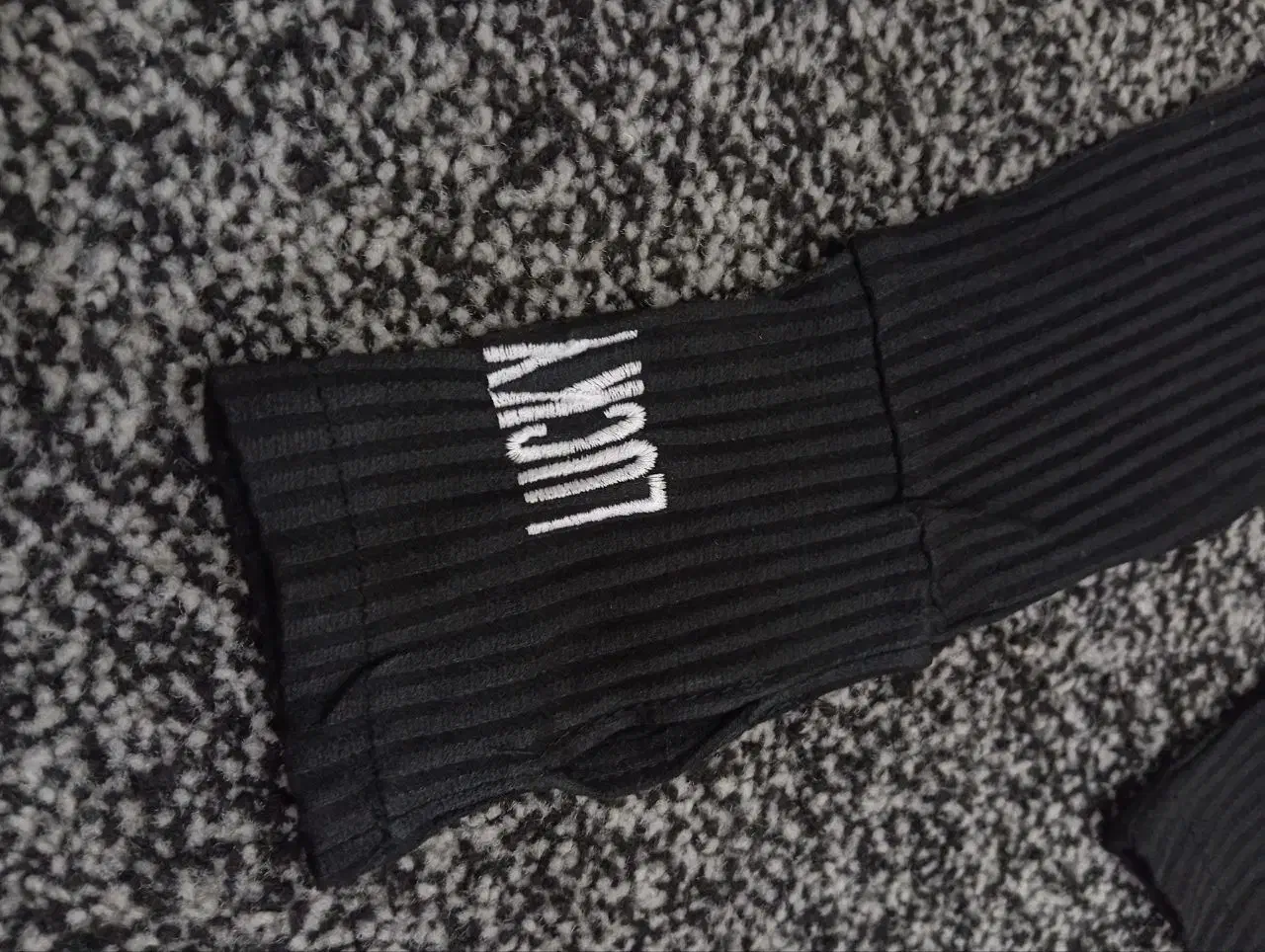 کراپ فینگردار|لباس|سراب, |دیوار