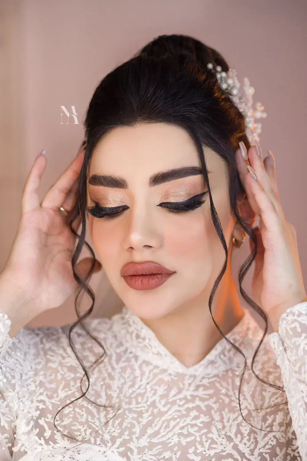 آف خدمات میکاپ و شنیون و زلف عروس و همراهی|خدمات آرایشگری و زیبایی|مرودشت, ژیان|دیوار