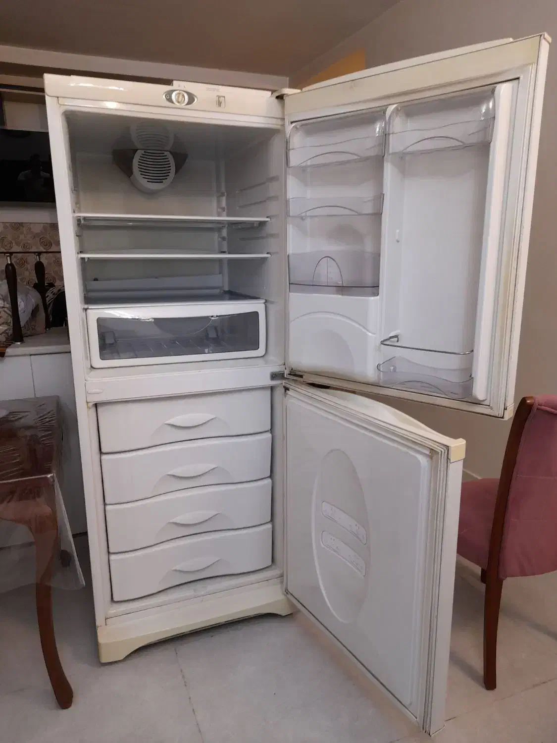 یخچال اسنوا کارکرده، فقط ۵ تومن|یخچال و فریزر|فردیس, شهرک شهید حسینی|دیوار