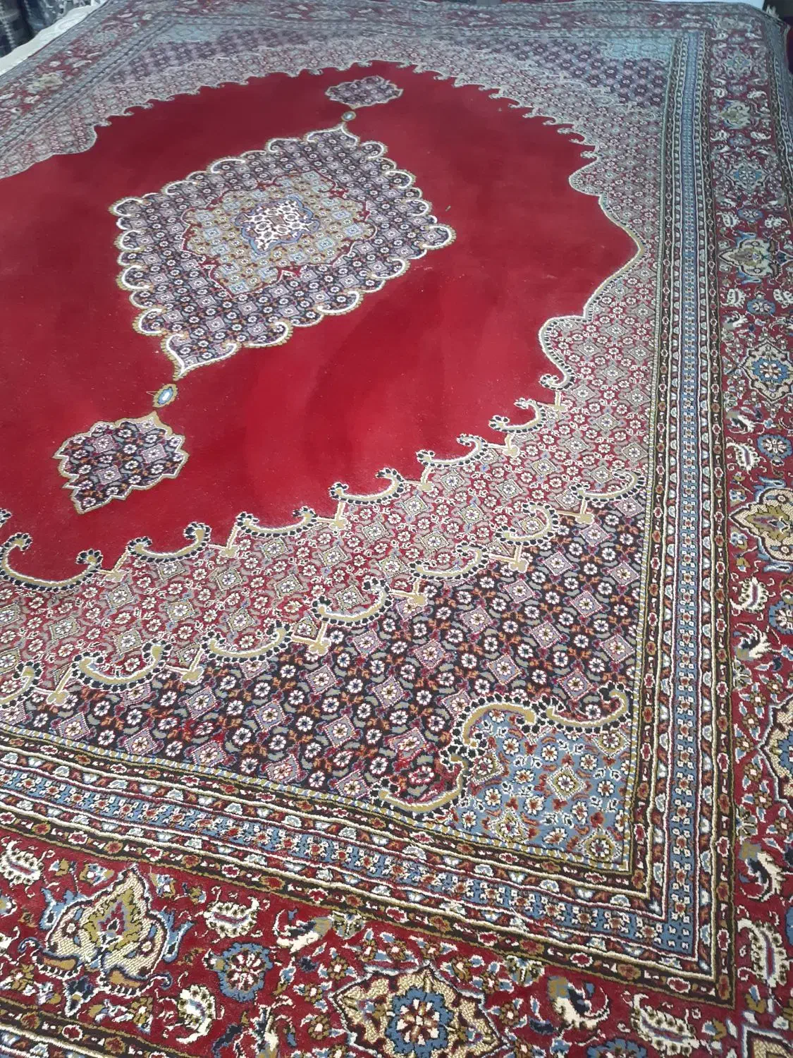 فرش ۱۲متری ۲عدد مثل هم لاکی|فرش|جهرم, |دیوار