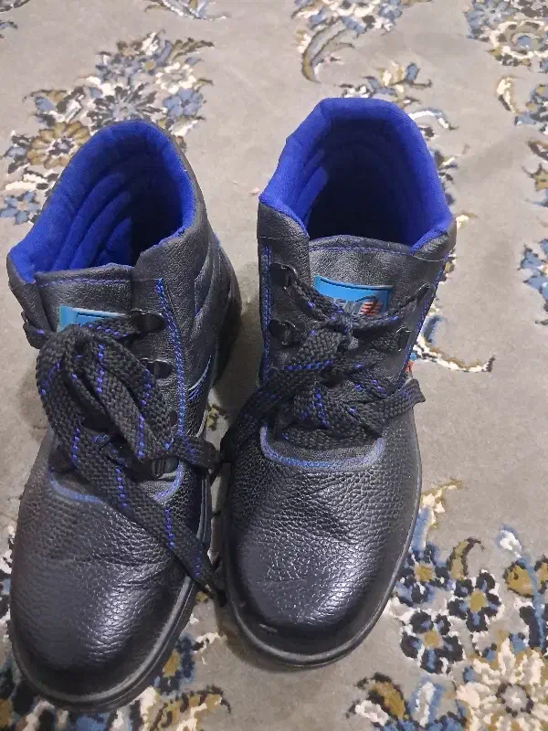 کفش کار ایمنی|کیف، کفش، کمربند|مریوان, |دیوار