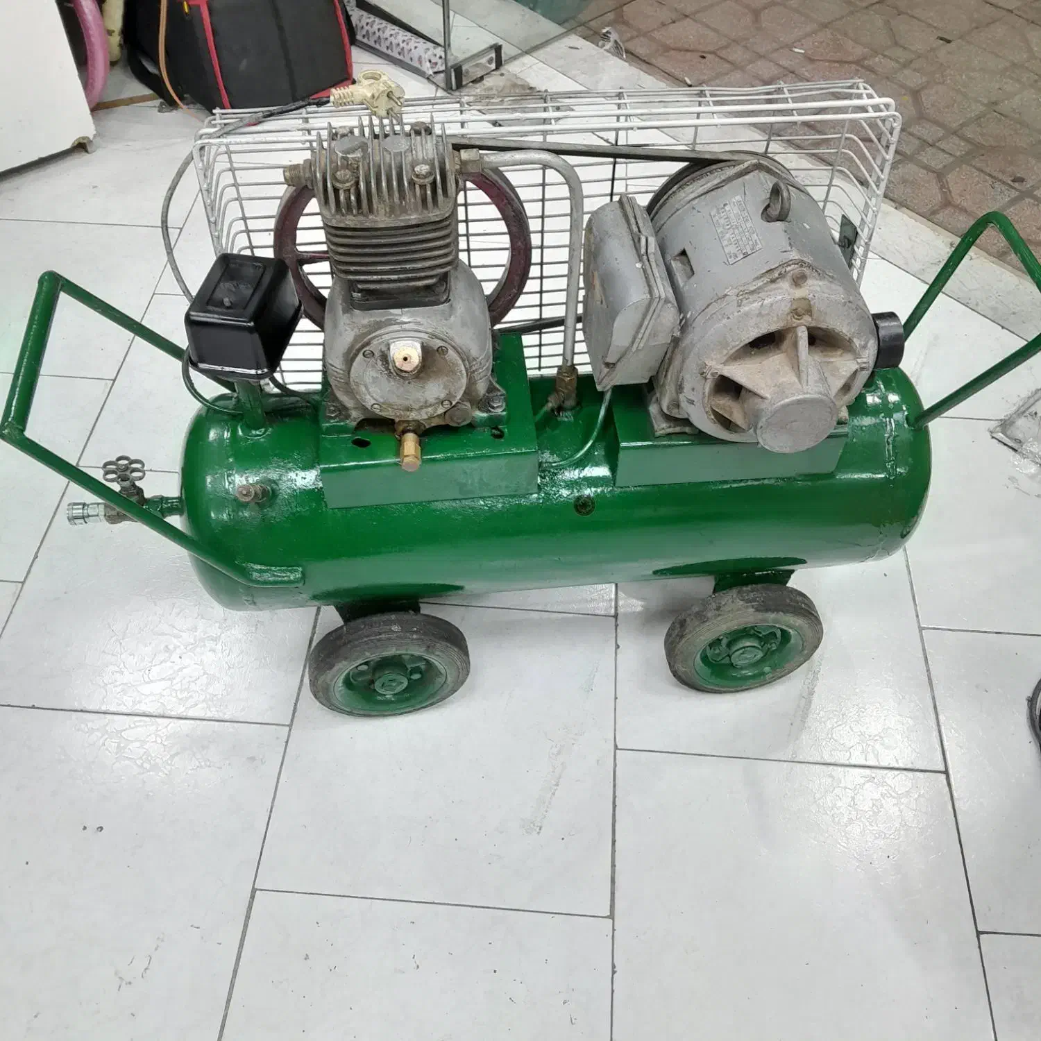 پمپ باد ۷۰ لیتری|ماشینآلات صنعتی|کرج, کوی امامیه|دیوار