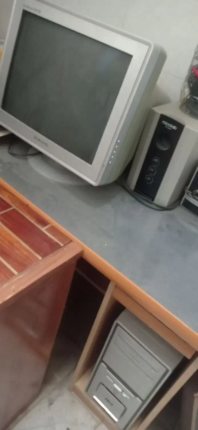 کامپیوتر ومیز|رایانه رومیزی|یزد, |دیوار