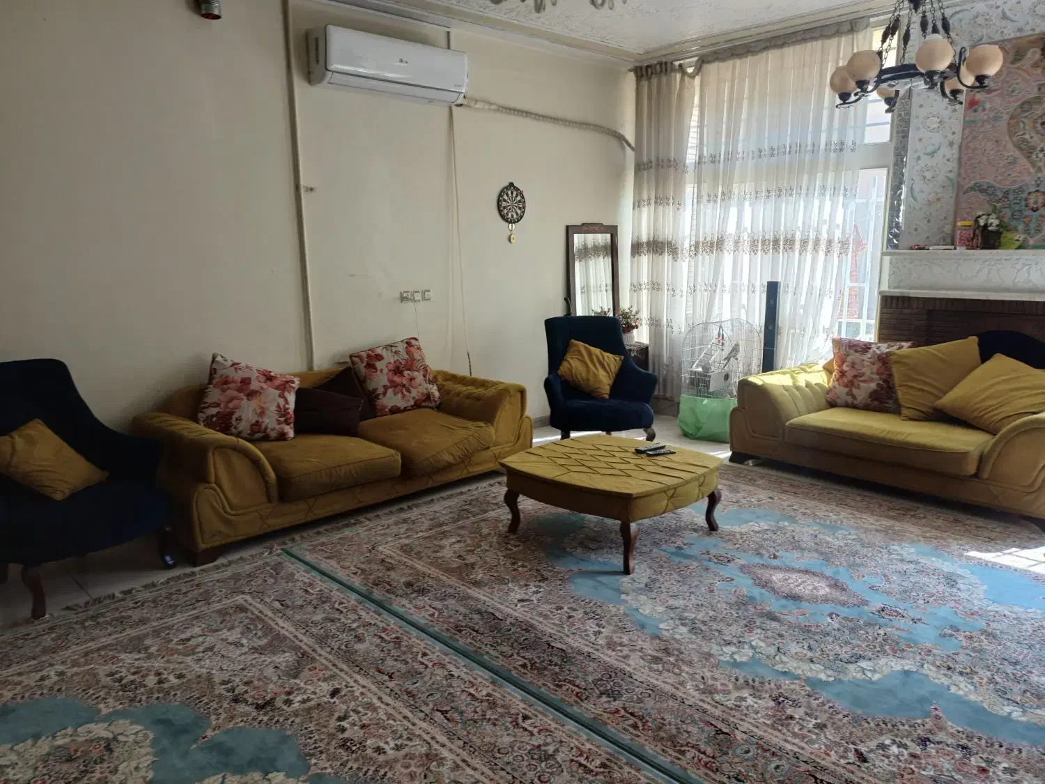 سلام مبل ۷ نفره همراه میز ناهار خوریش سته  باهم|مبلمان خانگی و میز عسلی|شاهین‌شهر, عطار|دیوار