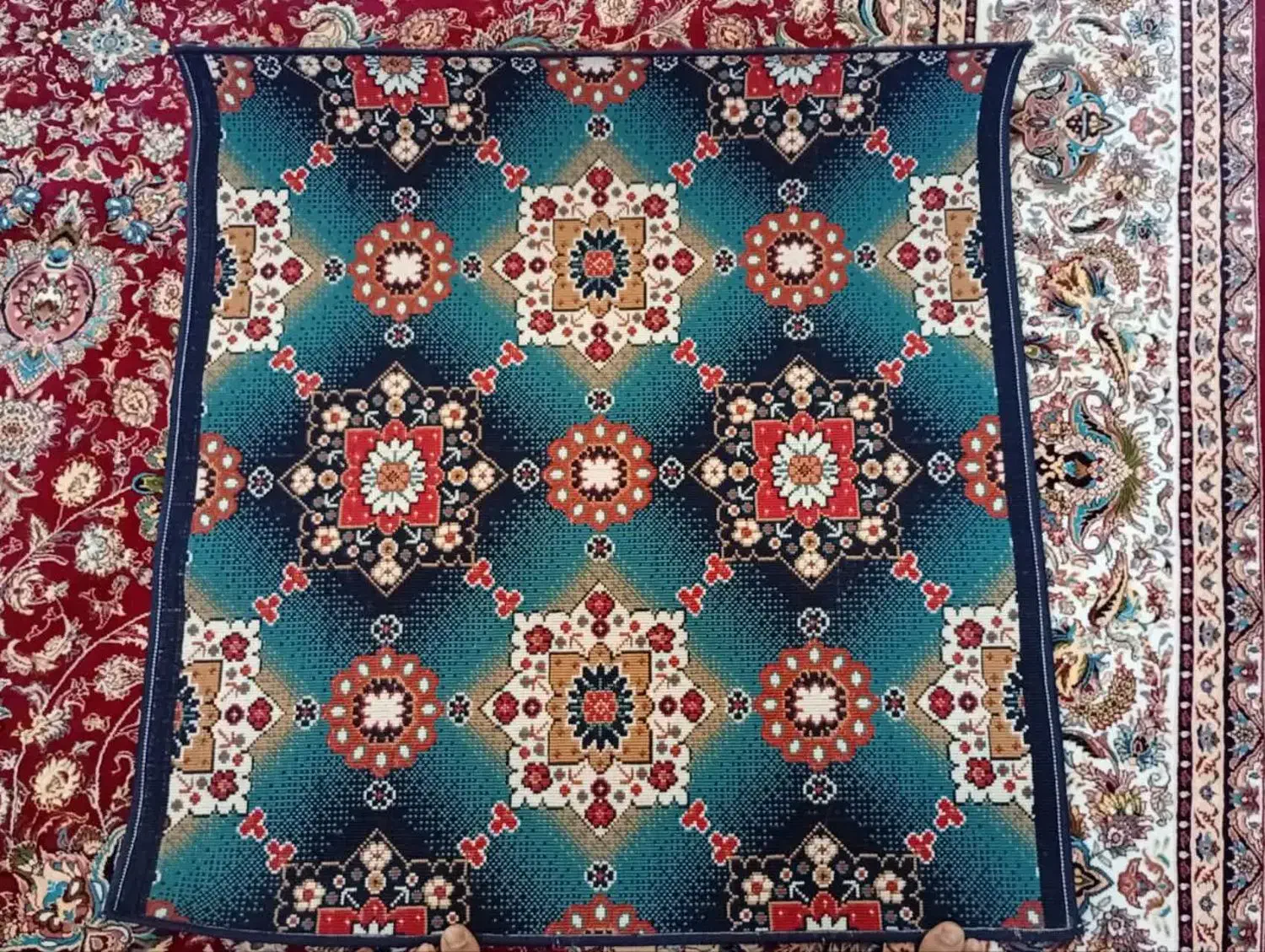 پاگرد|فرش|قم, شهر قائم|دیوار