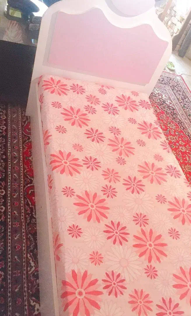 تخت خواب دخترانه|تخت و سرویس خواب|اسلام‌‌آباد غرب, |دیوار