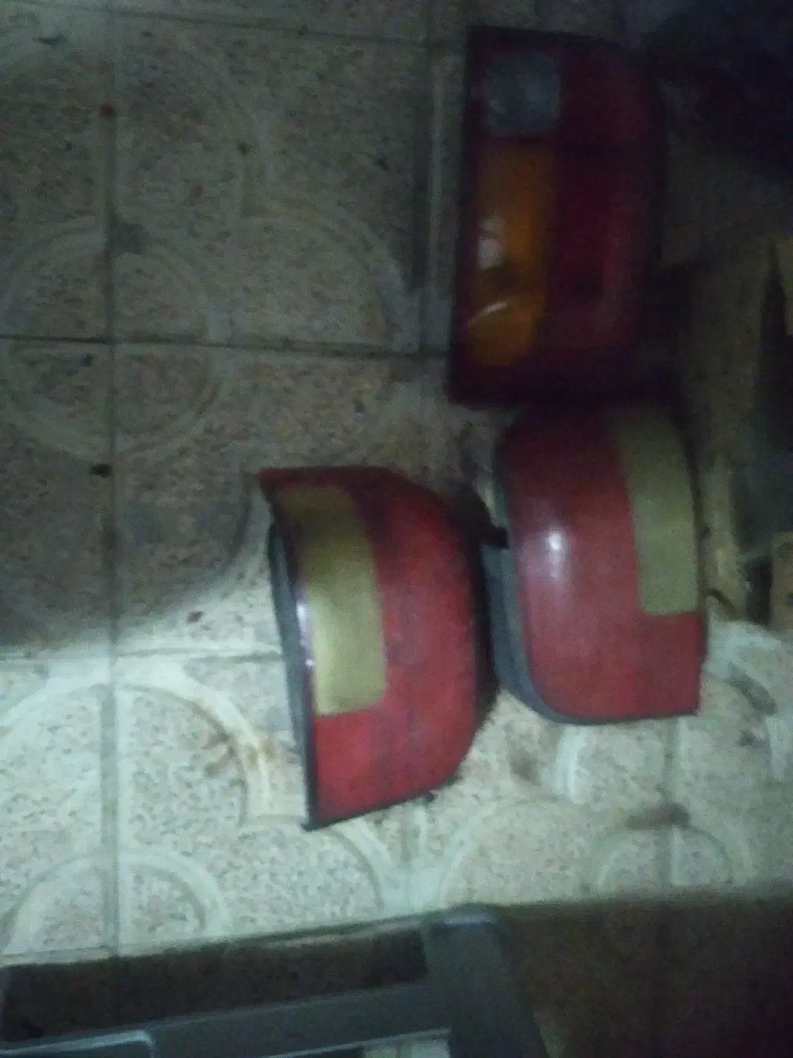 سه تا چراغ عقب پراید با یک کمک فنرفروشی فوری|قطعات یدکی و لوازم جانبی|اردبیل, |دیوار