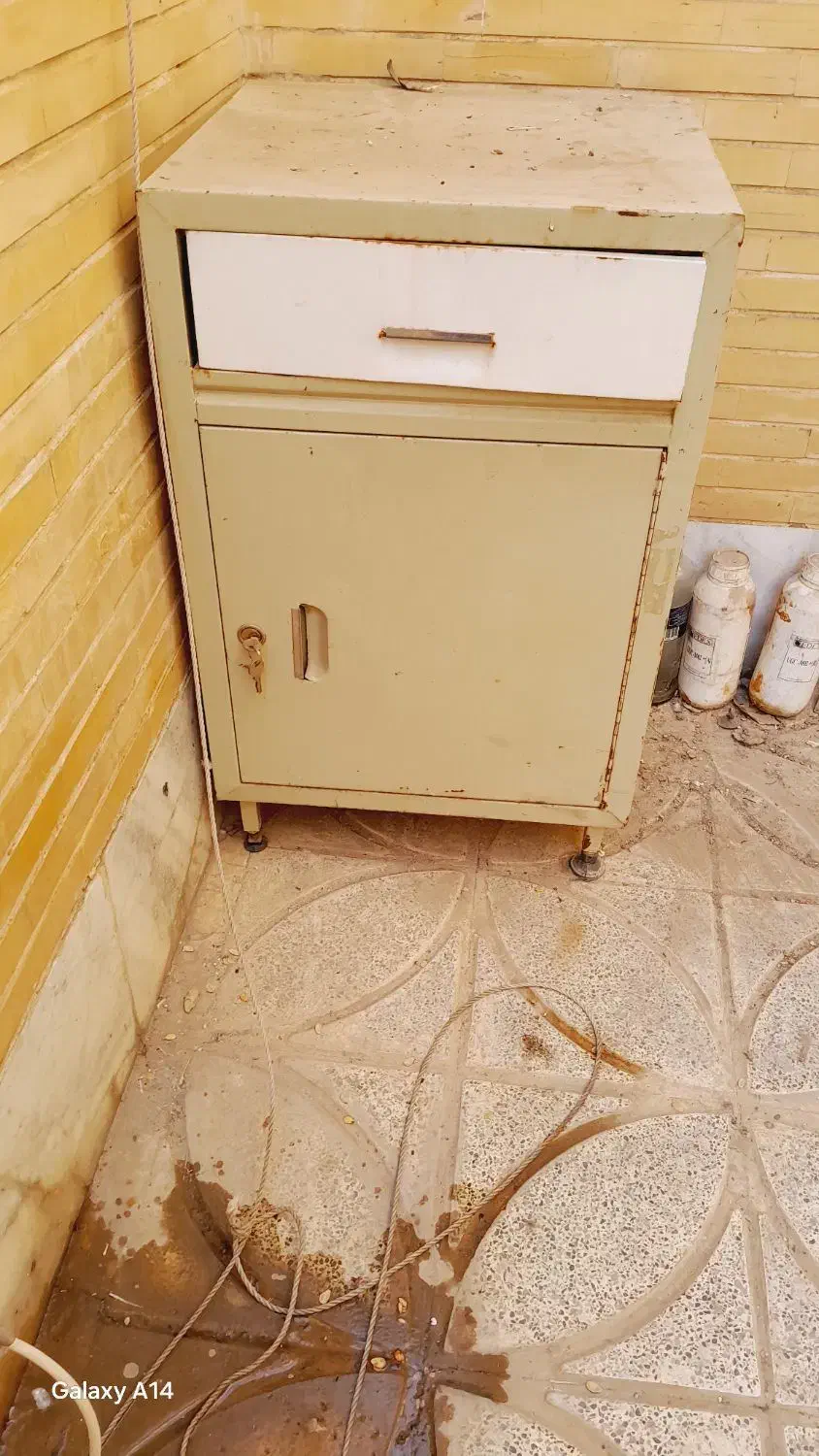 کمد فلزی|جاکفشی، کمد، دراور|اصفهان, شیخ اشراق|دیوار