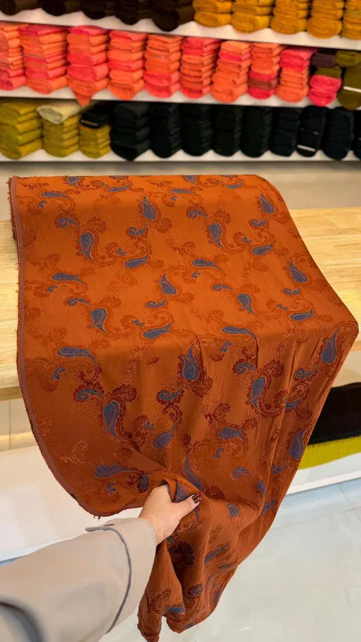 ابریشم آف خورده|لباس|سراوان, |دیوار