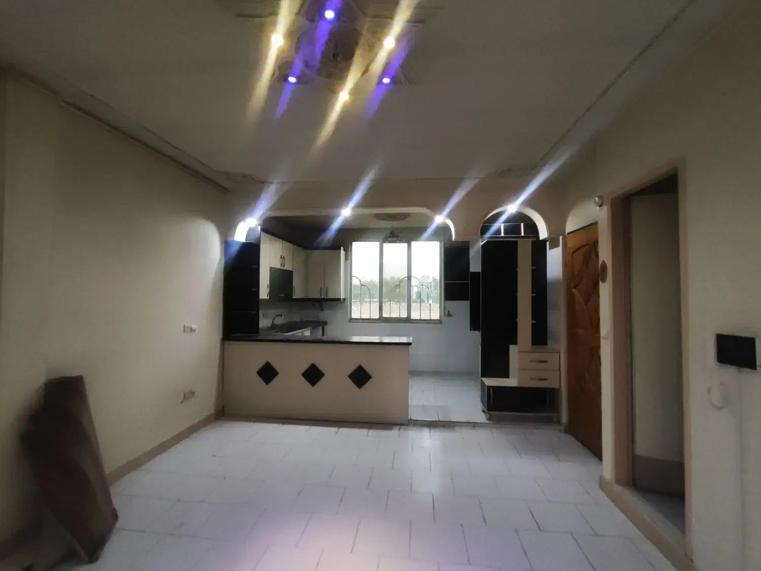 فروش آپارتمان هشتگرد مرکز شهر  خیابان پاسگاه|فروش آپارتمان|هشتگرد, مدرس|دیوار