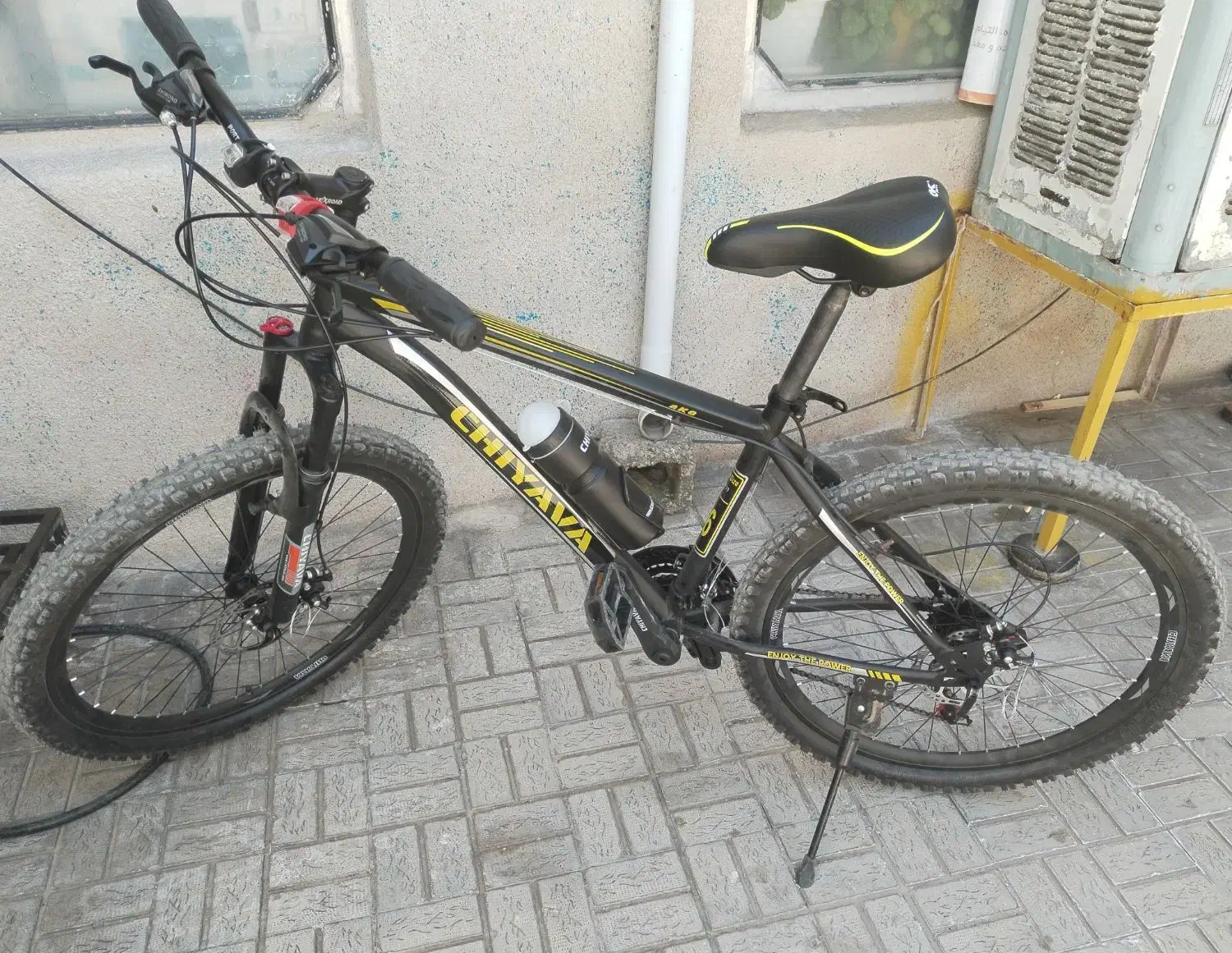 دوچرخه نو|دوچرخه، اسکیت، اسکوتر|ایوان, |دیوار