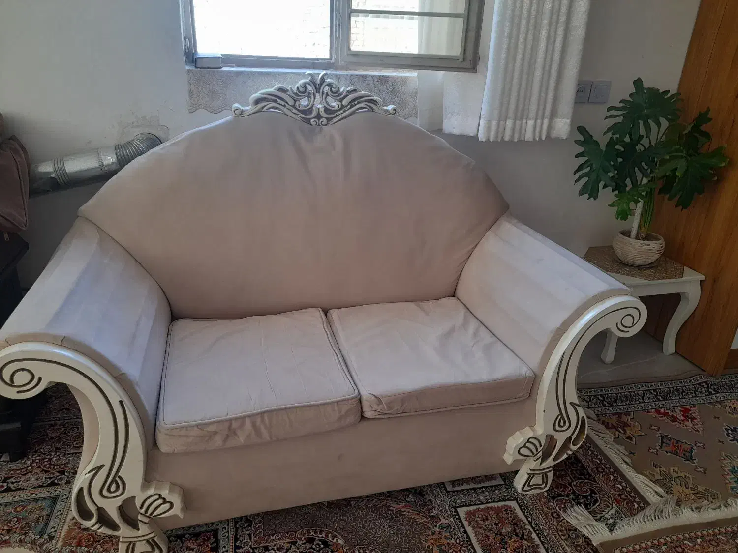 مبل هفت نفره|مبلمان خانگی و میز عسلی|کاشان, کارگر|دیوار
