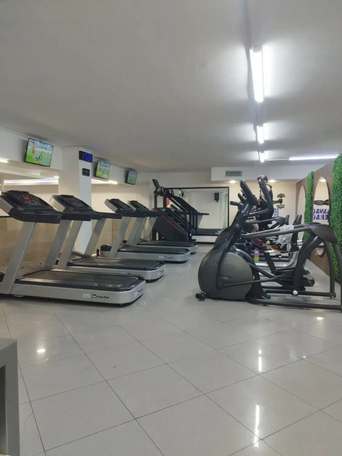 جذب نیروی خدماتی باشگاه جای خواب|استخدام سرایداری و نظافت|تهران, جمال‌زاده|دیوار