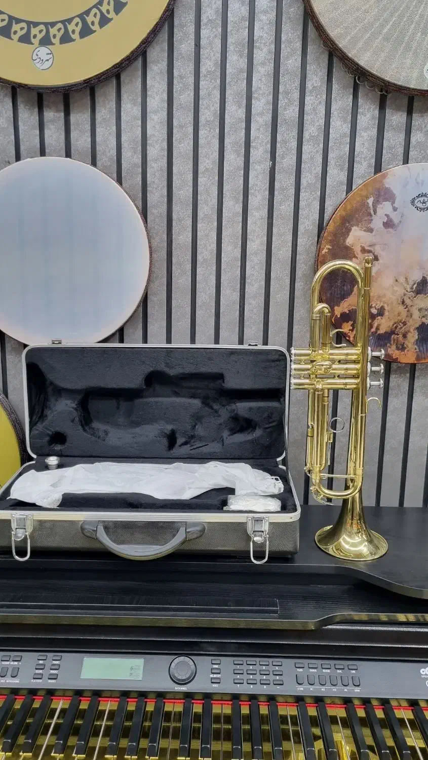 ترومپت ژوپیتر|سازهای بادی|مبارکه, |دیوار