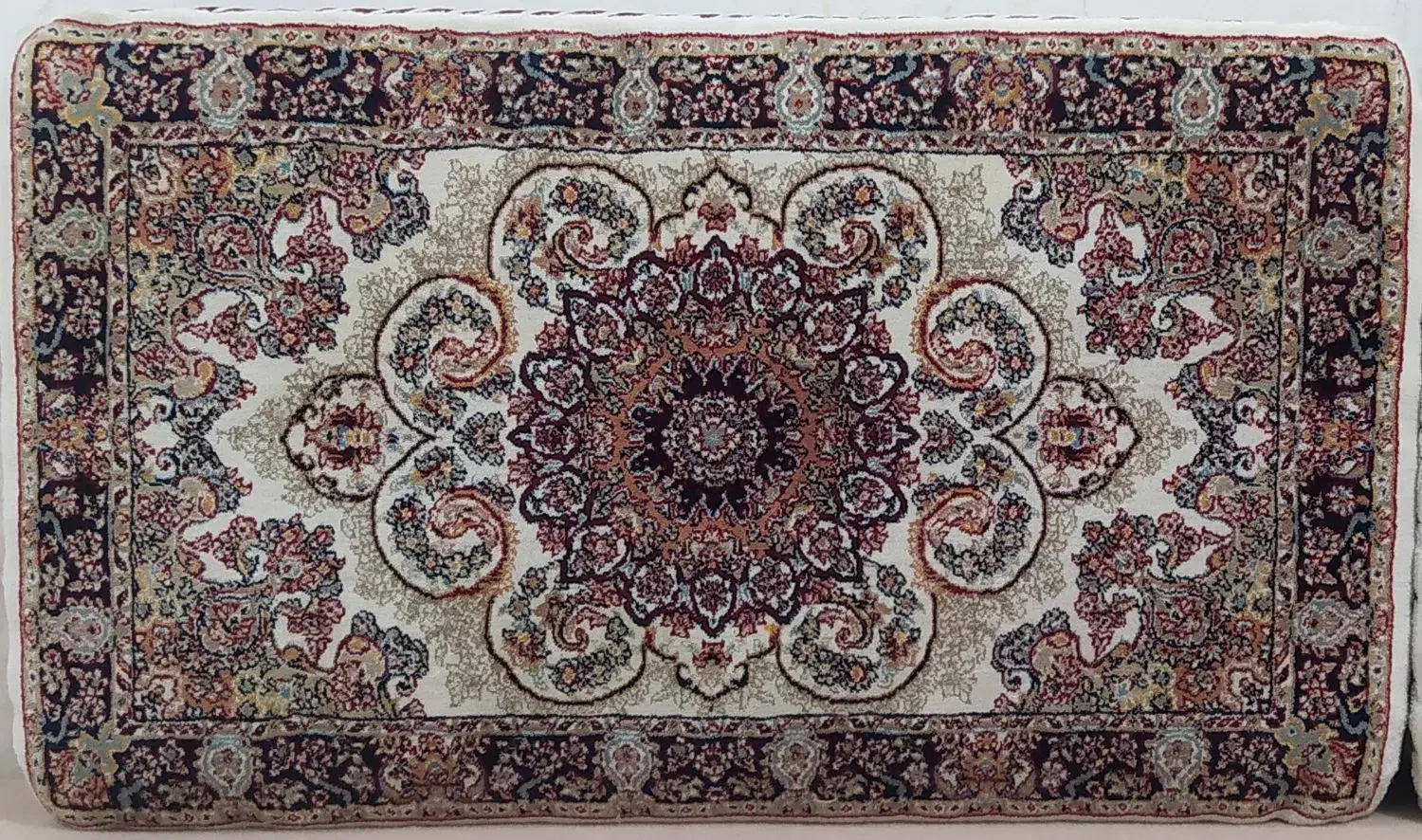 پشتی|پشتی|قروه, |دیوار