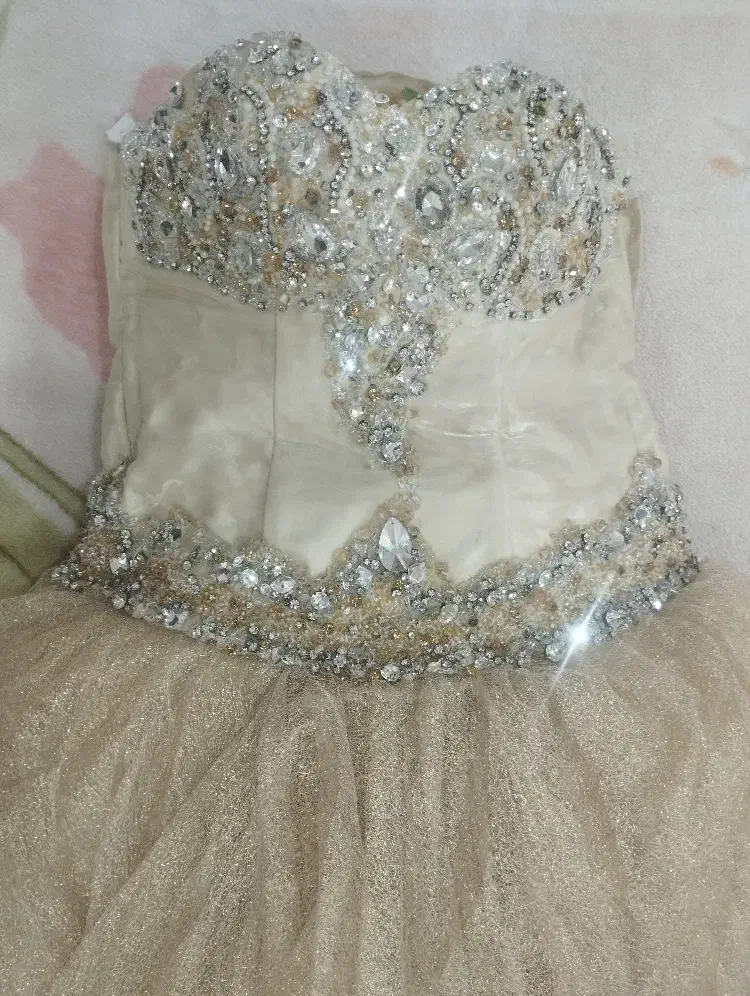 لباس عقد و نامزدی|لباس|شیراز, زرهی|دیوار