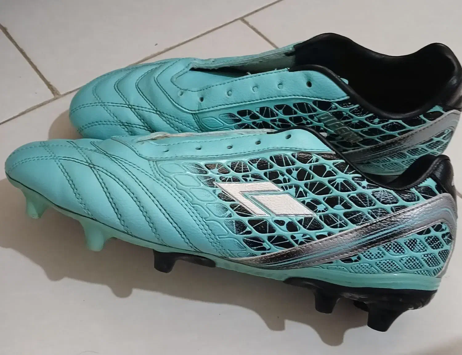 کفش ورزشی|کیف، کفش، کمربند|همدان, |دیوار