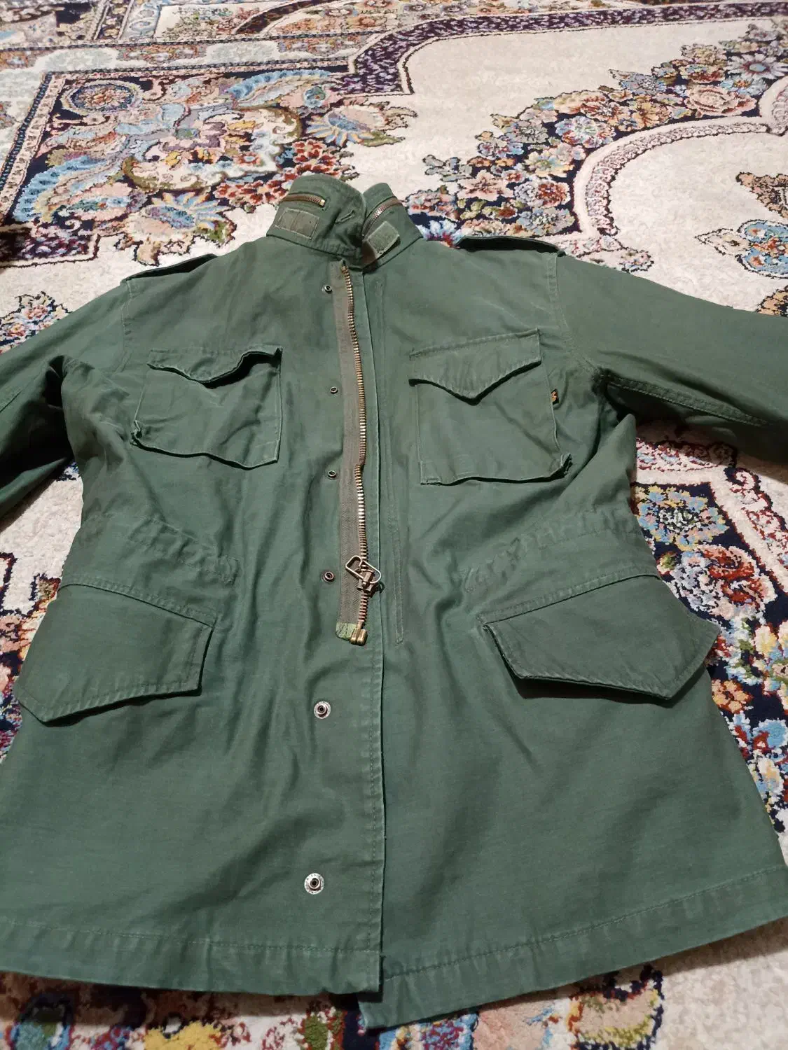 لباس اور آمریکایی اصل|لباس|فولادشهر, مسکن مهر فولادشهر|دیوار