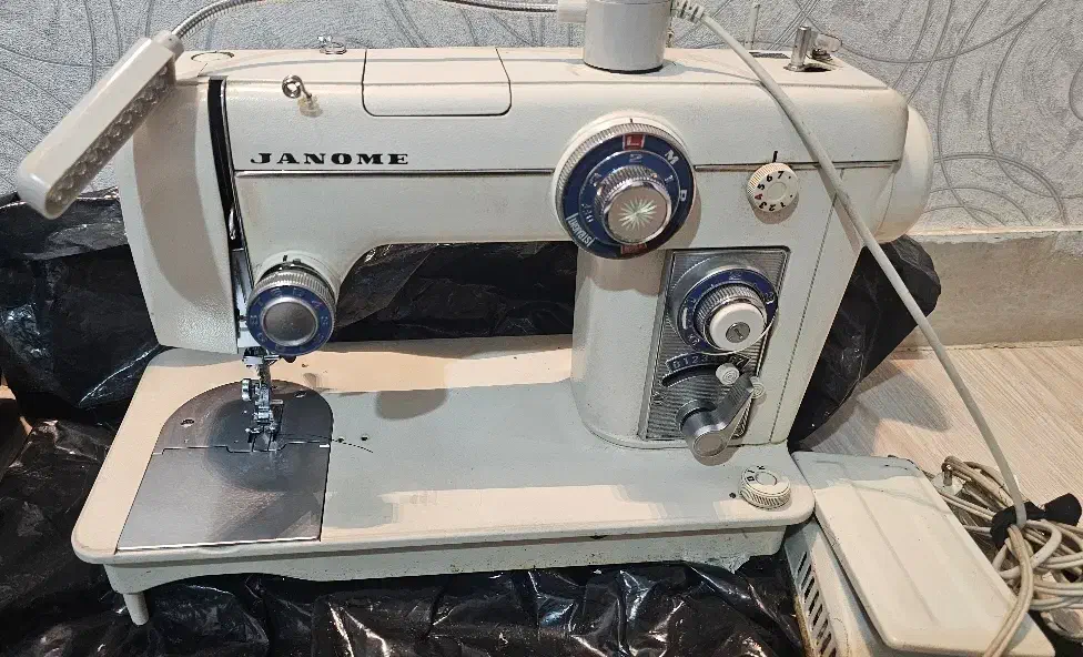 چرخ ژانومه ۸۰۱|چرخ خیاطی و ریسندگی|اسلام‌شهر, شهرک طالقانی|دیوار