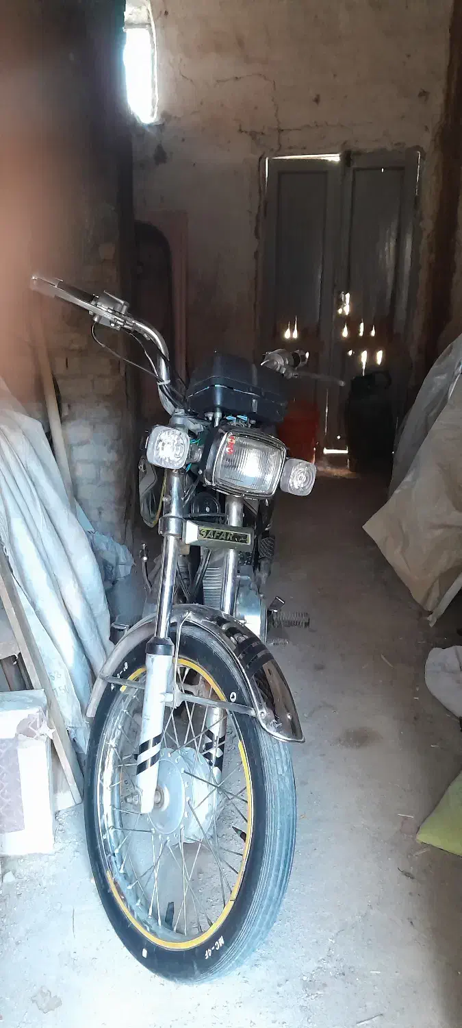 موتور هوندا تقویت شده ۱۵۰ سی سی|موتورسیکلت|کاغذکنان, |دیوار