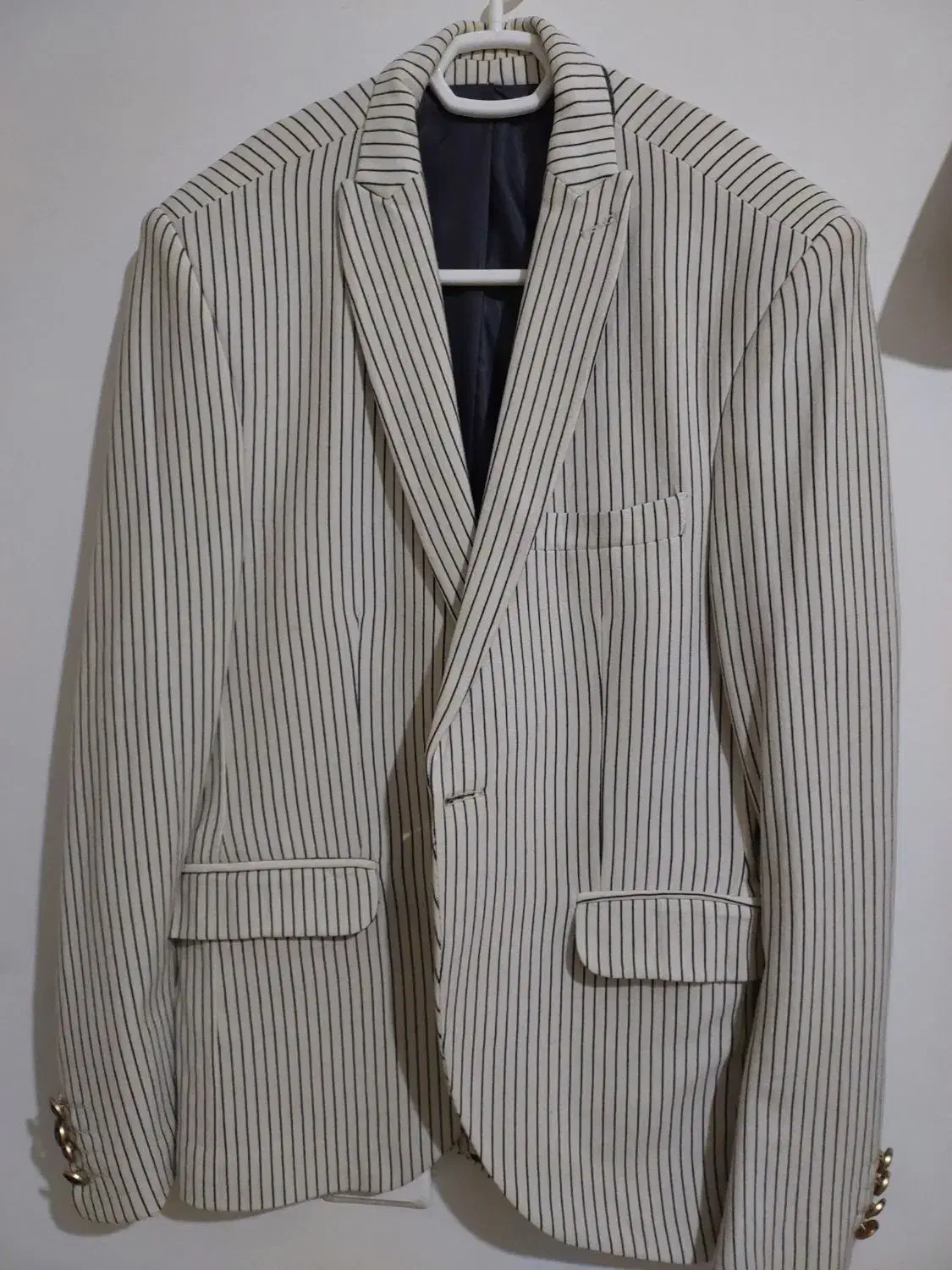 ست زن و مرد|لباس|صفادشت, |دیوار