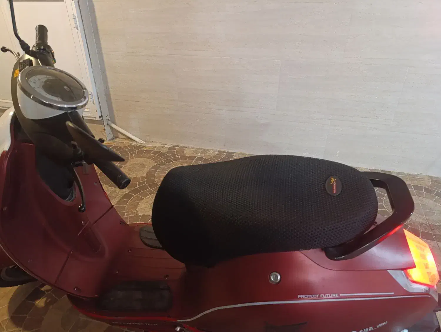 موتور پیشرو برقی باتری تازه تعویض تخفیف خوب|موتورسیکلت|شیراز, ارم|دیوار