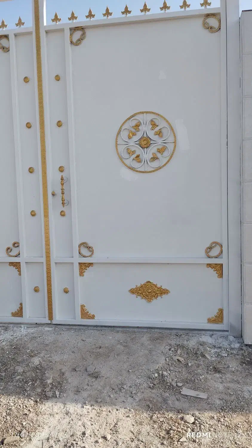 رنگ آمیزی انواع درب و پنجره و ساختمان قیمت مناسب|خدمات پیشه و مهارت|دزفول, |دیوار