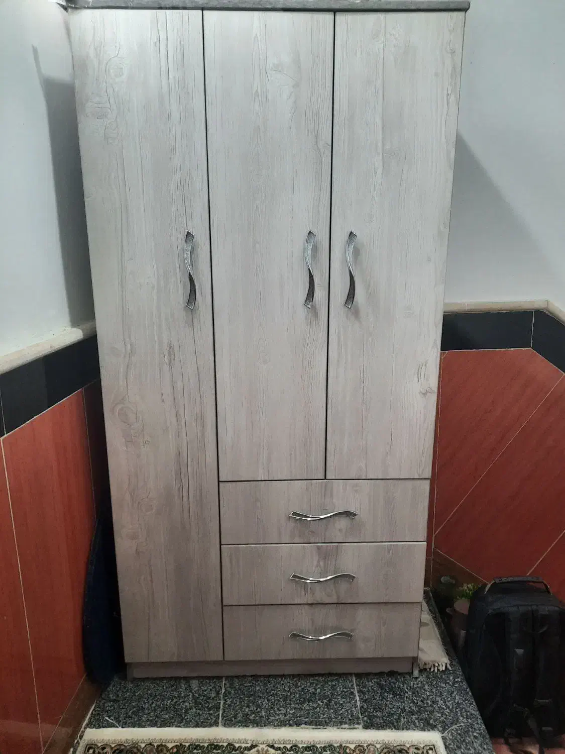 کمد و دراور|جاکفشی، کمد، دراور|مرزیکلا, |دیوار