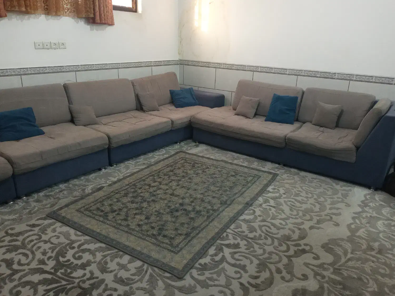 مبل ال هفت نفره۳/۷۰۰|مبلمان خانگی و میز عسلی|مرودشت, فاز اول شهرک فرهنگیان|دیوار