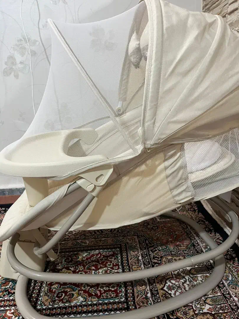 گهواره برقی و صندلی غذای کودک|تخت و صندلی بچه|پاکدشت, حصار امیر|دیوار