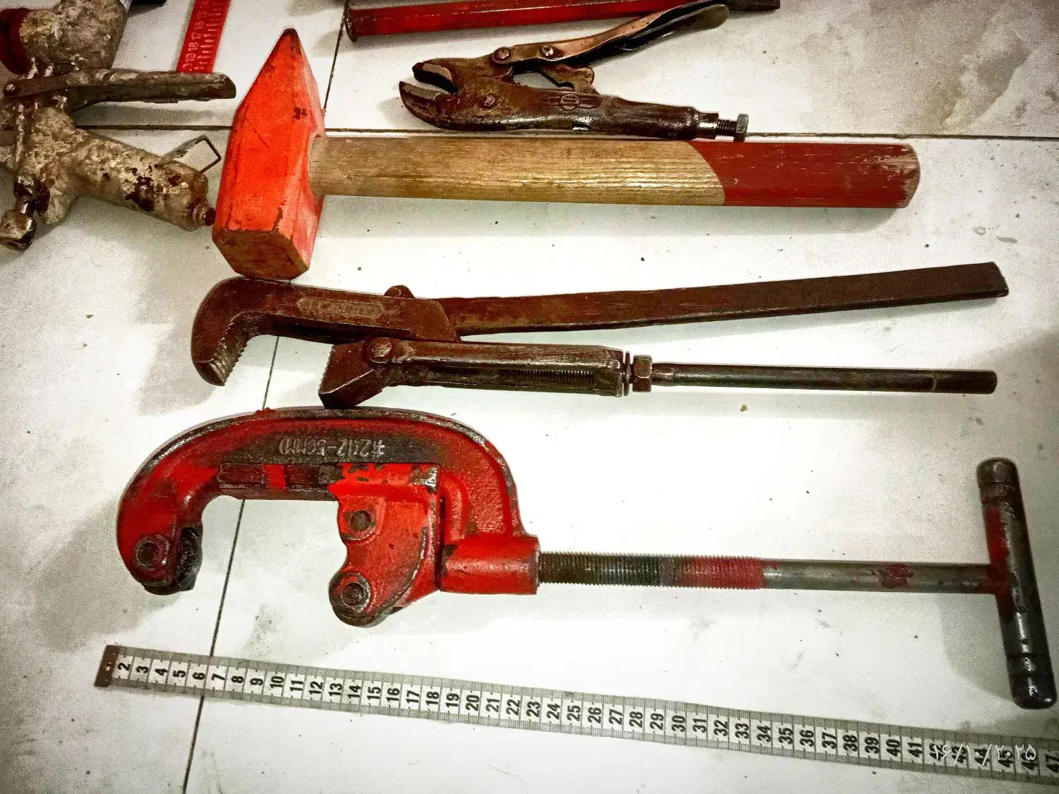 لوله بر و لوله گیر و گازانبر و....|ابزارآلات|قم, انسجام|دیوار