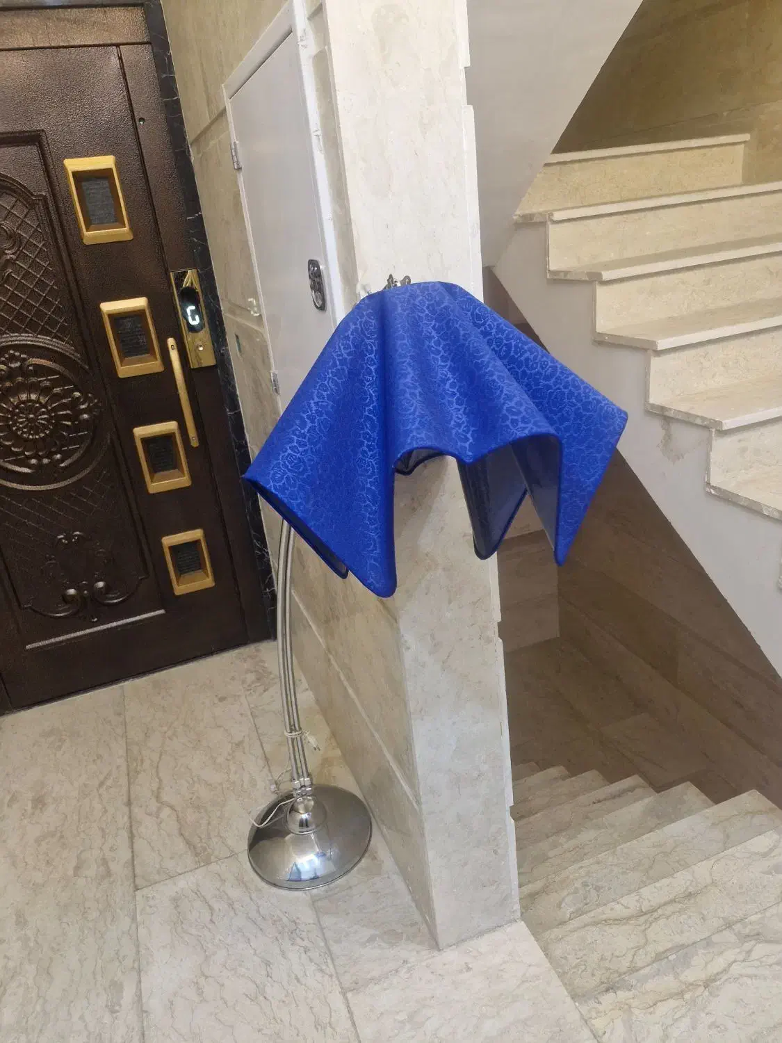 آباژور ایستاده استیل قابل تنظیم نو|چراغ خواب و آباژور|مشکیندشت, |دیوار