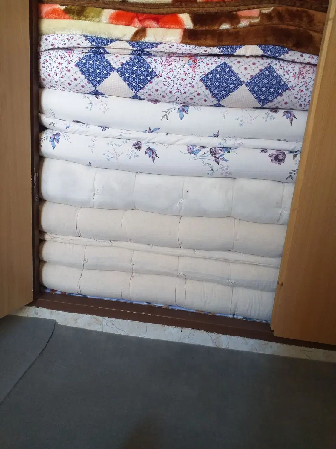 تشک رختخواب|تشک تختخواب|صدرا-فارس, فاز ۱|دیوار