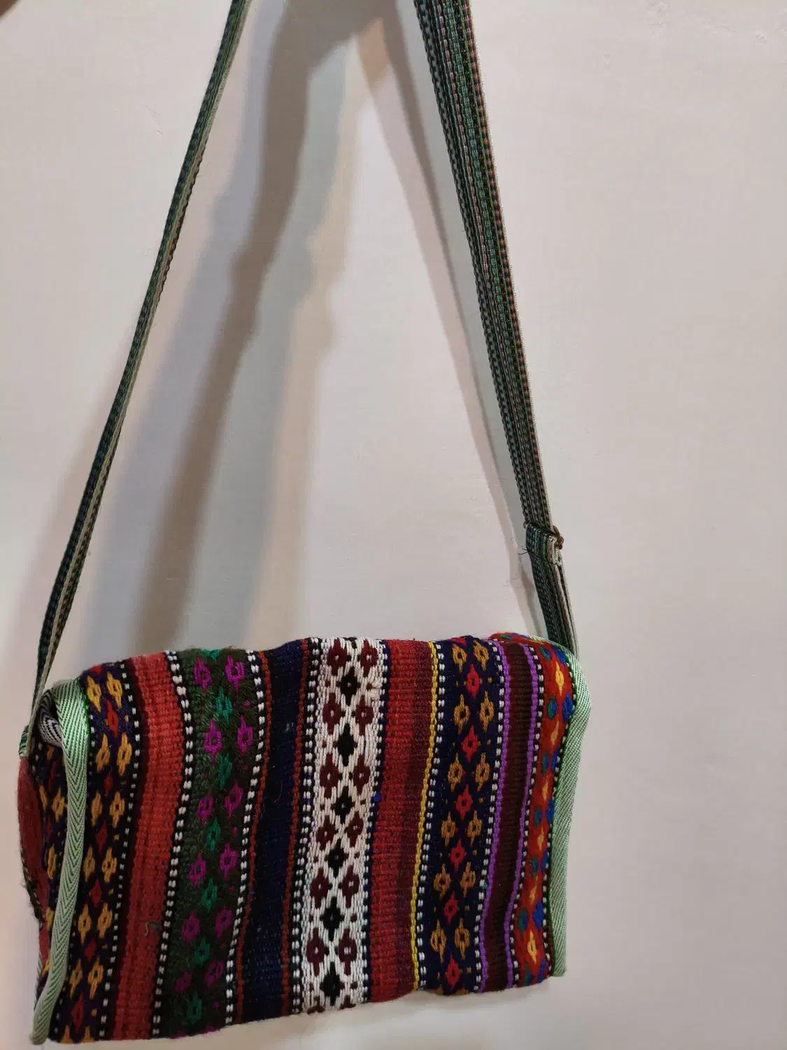 کیف دوشی دست دوز گلیمی|کیف، کفش، کمربند|کلاچای, |دیوار