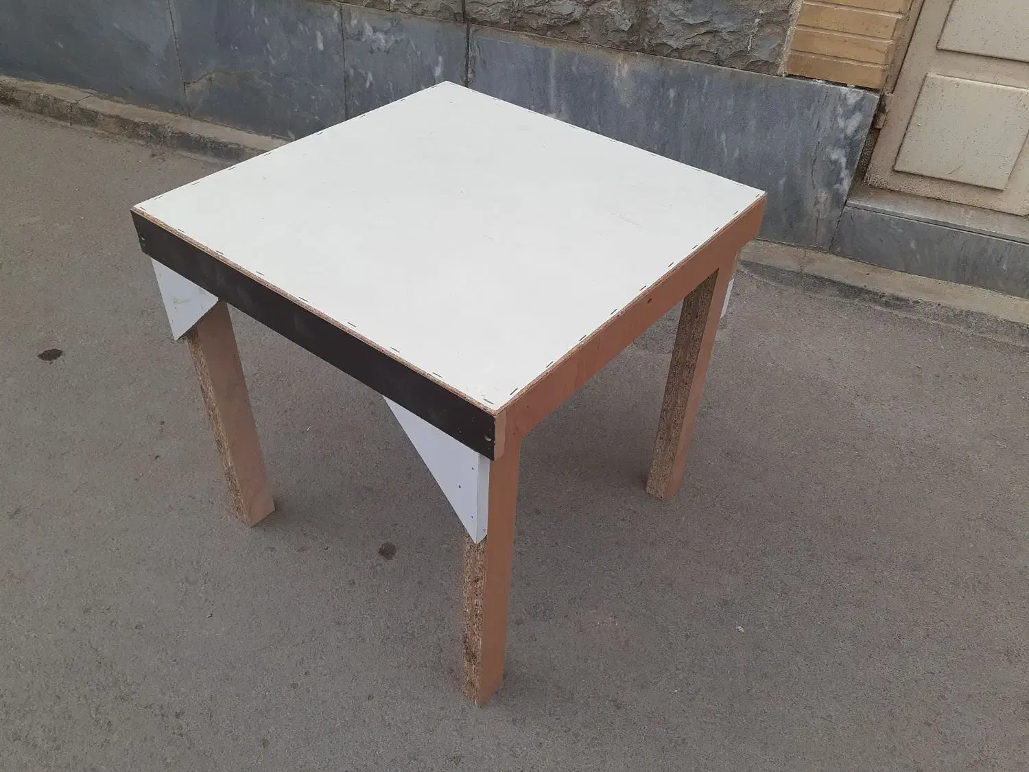 کرسی MDF شیک و محکم مناسب زمستونهای سرد|بخاری، هیتر، شومینه|اصفهان, ملکشهر|دیوار