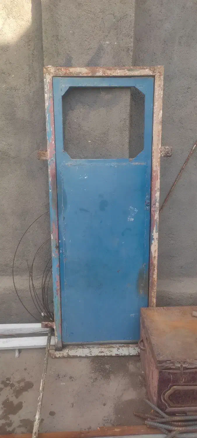 در درب  دستشویی|اشیا|تربت جام, معدآباد|دیوار